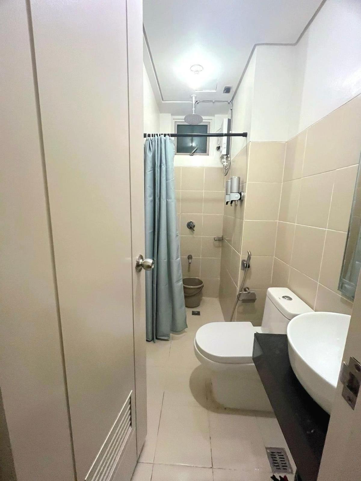 Pioneer Woodlands Bed & Breakfast Mandaluyong Bagian luar foto
