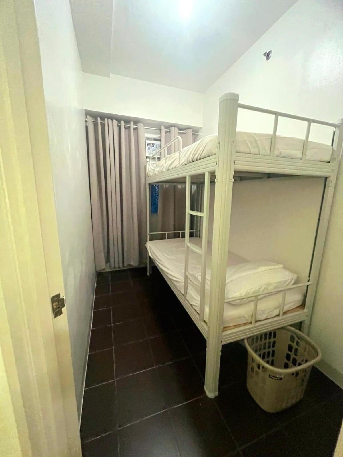 Pioneer Woodlands Bed & Breakfast Mandaluyong Bagian luar foto