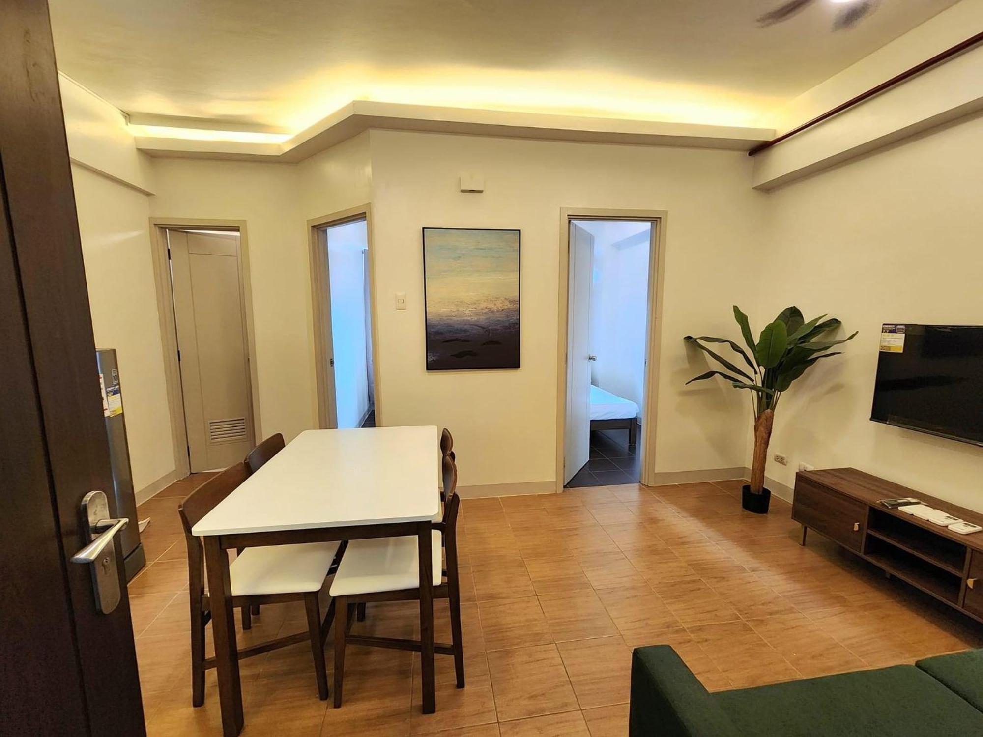 Pioneer Woodlands Bed & Breakfast Mandaluyong Bagian luar foto